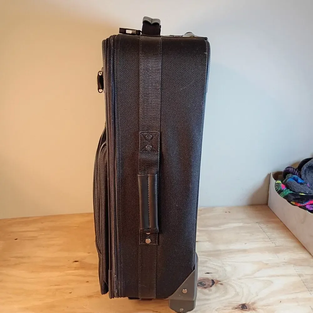 Vintage SUN Sports Black Softside Rolling Suitcase Luggage 2-Wheel Travel Bag
